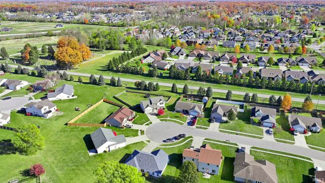 807 Larkwillow Court, Huntertown, IN 46748