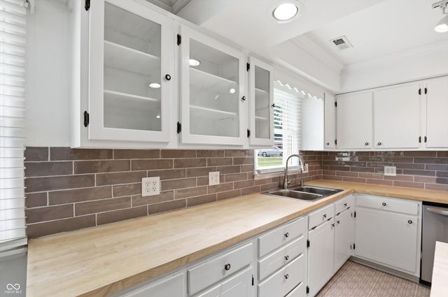 132 Beechwood Drive, Westfield, IN 46074