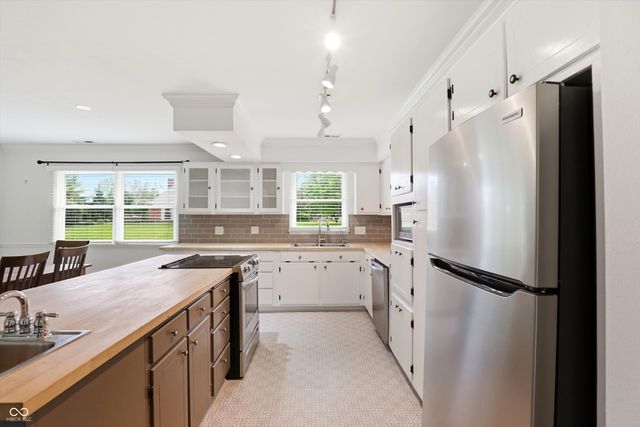 132 Beechwood Drive, Westfield, IN 46074