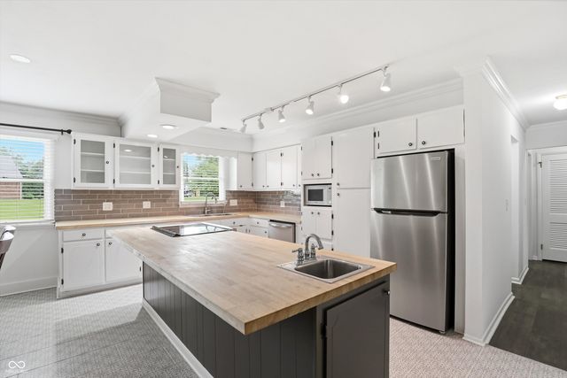 132 Beechwood Drive, Westfield, IN 46074