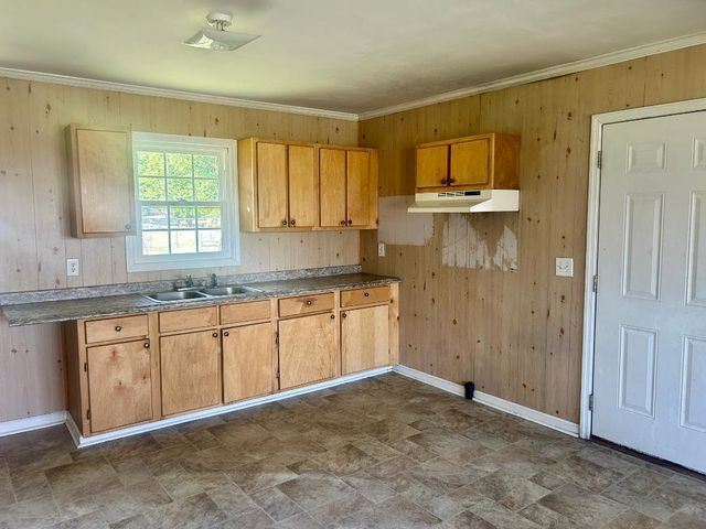 213 E Pickens St., Marion, SC 29571