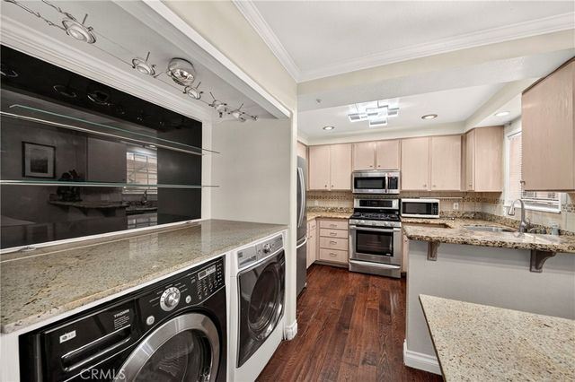 321 W. Queen St. Unit 8, Inglewood, CA 90301