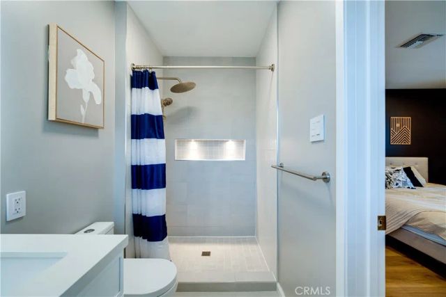 2719 Nipomo Avenue, Long Beach, CA 90815