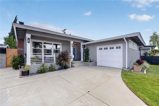 2719 Nipomo Avenue, Long Beach, CA 90815