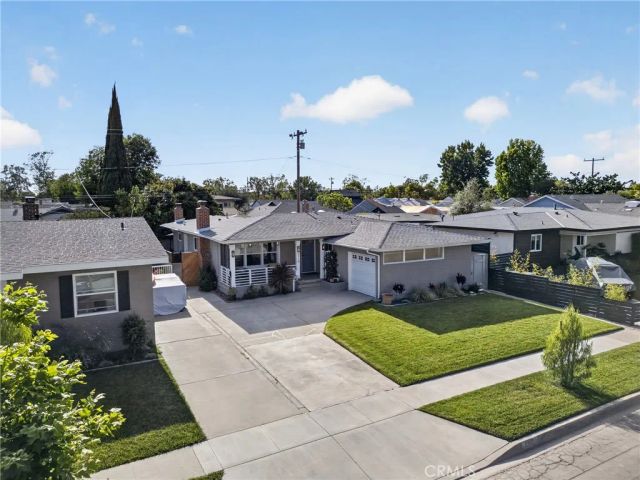 2719 Nipomo Avenue, Long Beach, CA 90815
