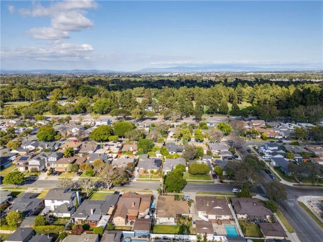 2719 Nipomo Avenue, Long Beach, CA 90815