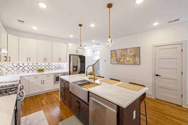1618 11th Ave, N, Nashville, TN 37208
