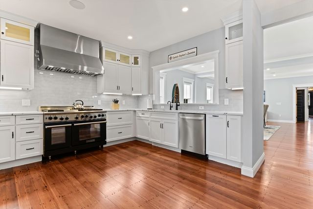 48 Red Brook Harbor Rd, Bourne, MA 02534