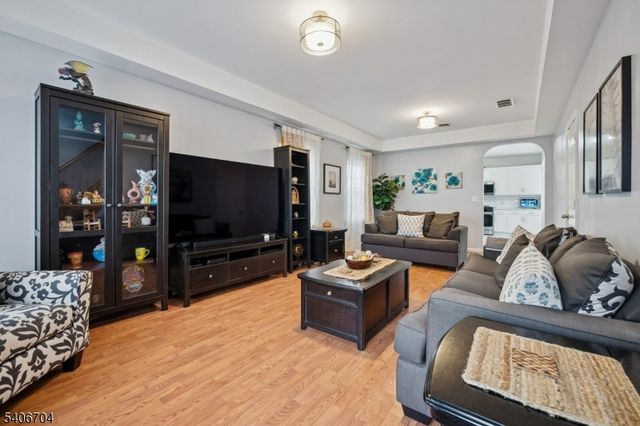 111 Todd Pl, Linden City, NJ 07036