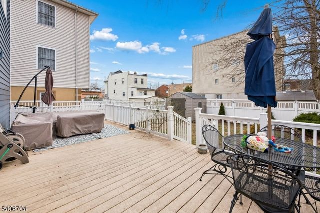 111 Todd Pl, Linden City, NJ 07036