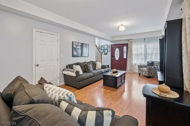 111 Todd Pl, Linden City, NJ 07036