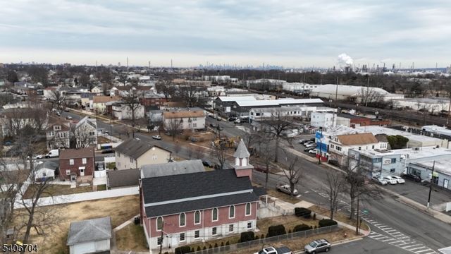 111 Todd Pl, Linden City, NJ 07036