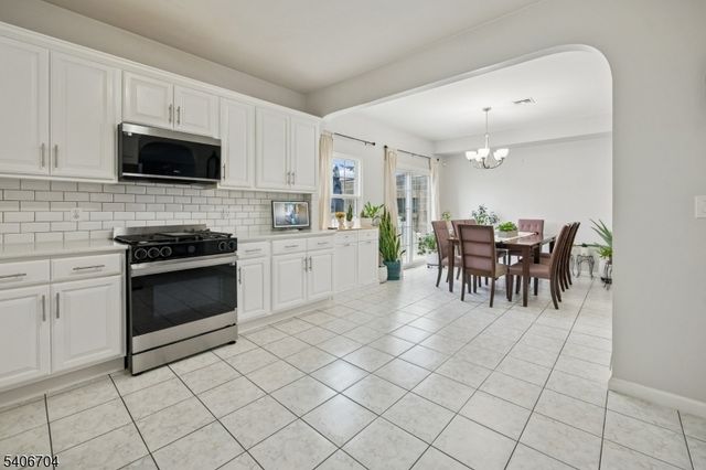 111 Todd Pl, Linden City, NJ 07036