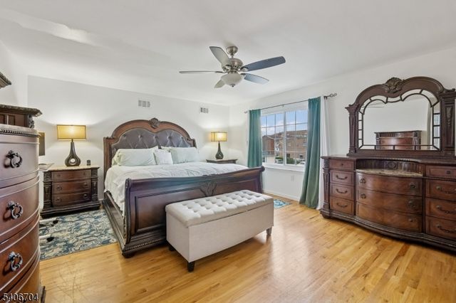 111 Todd Pl, Linden City, NJ 07036