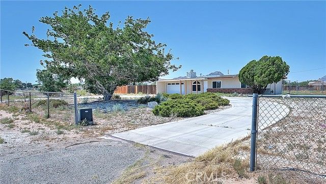 20916 Thunderbird, Apple Valley, CA 92307