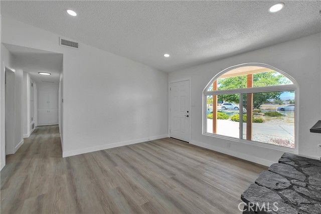 20916 Thunderbird, Apple Valley, CA 92307