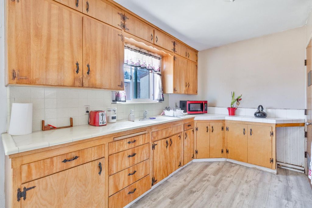 Image 11 of property listing at 16305 Road 28, Madera, CA 93638