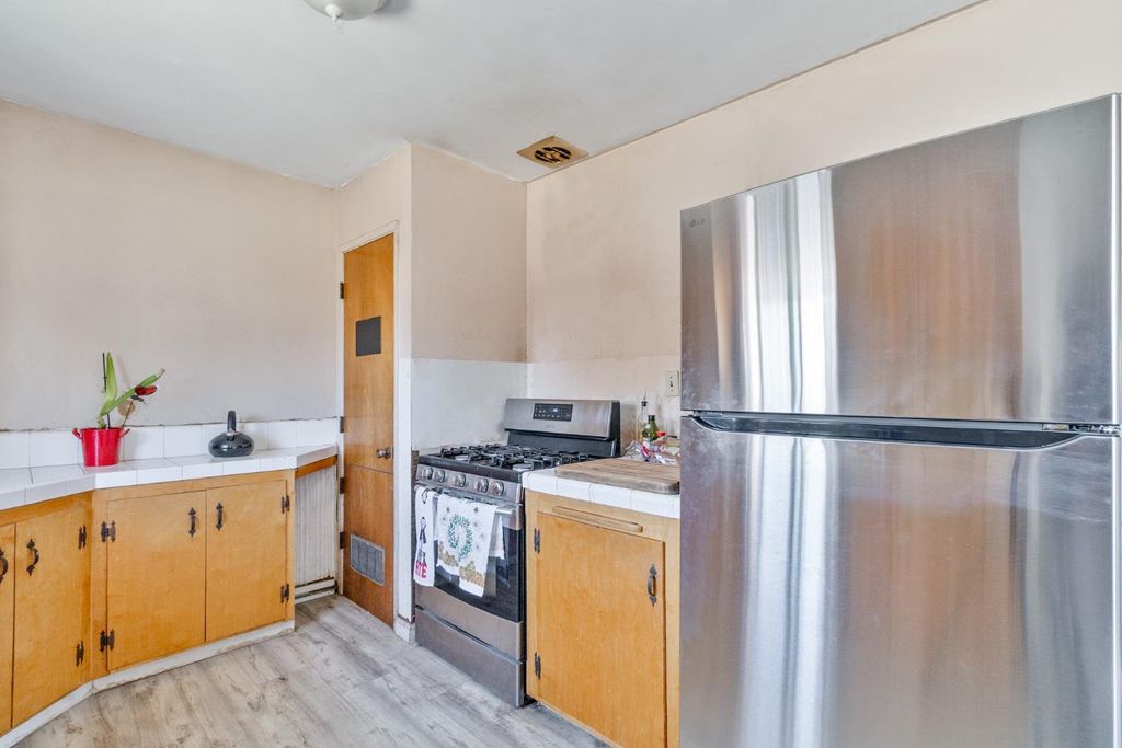 Image 12 of property listing at 16305 Road 28, Madera, CA 93638
