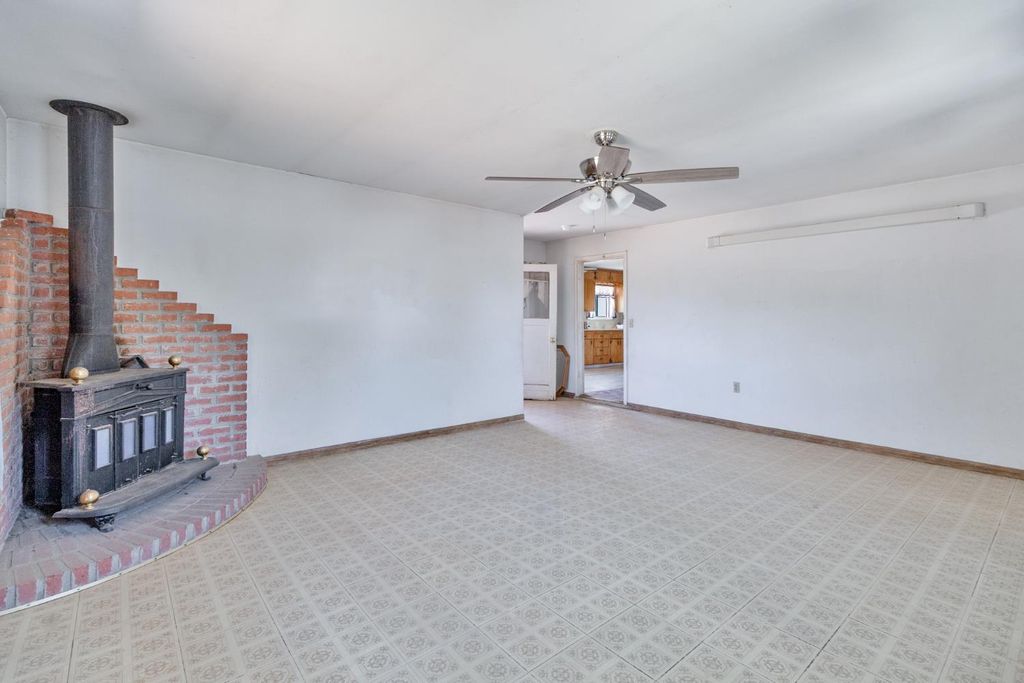 Image 14 of property listing at 16305 Road 28, Madera, CA 93638