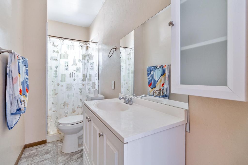 Image 21 of property listing at 16305 Road 28, Madera, CA 93638