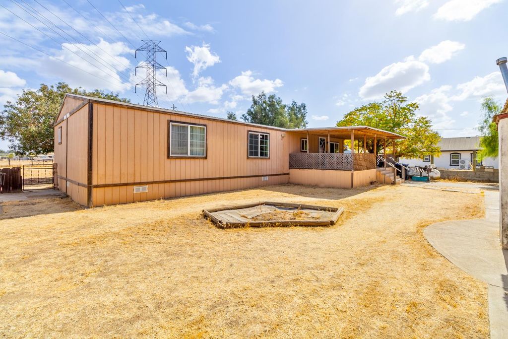 Image 25 of property listing at 16305 Road 28, Madera, CA 93638