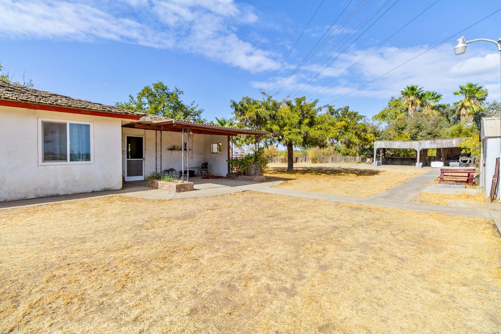 Image 28 of property listing at 16305 Road 28, Madera, CA 93638
