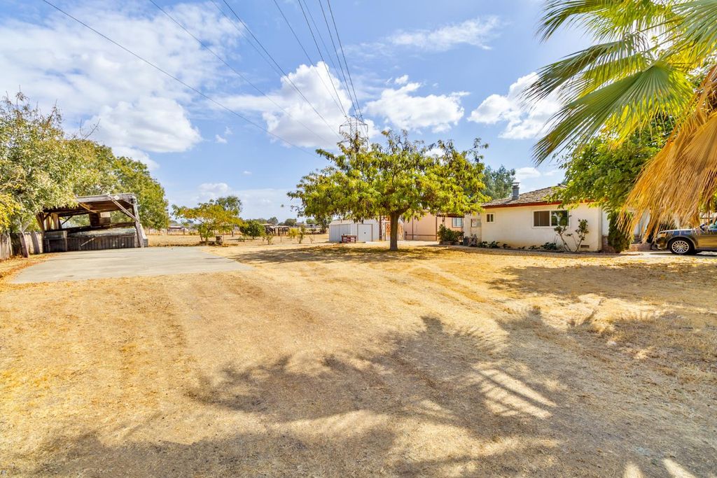 Image 30 of property listing at 16305 Road 28, Madera, CA 93638