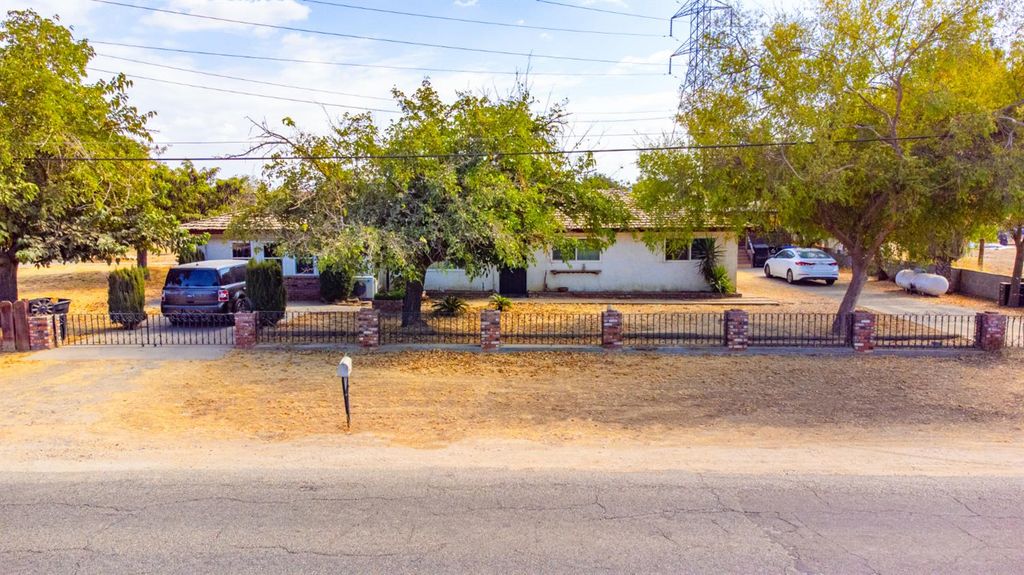 Image 35 of property listing at 16305 Road 28, Madera, CA 93638