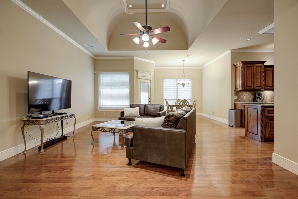 604 Eastmoor Court, Moore, OK 73160