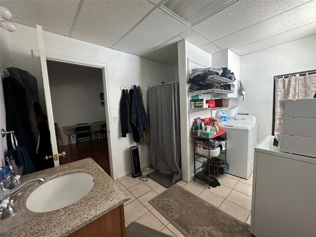 28 CHESTNUT Street, Girard, PA 16417