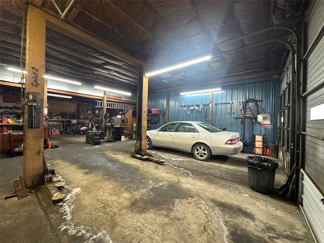 28 CHESTNUT Street, Girard, PA 16417