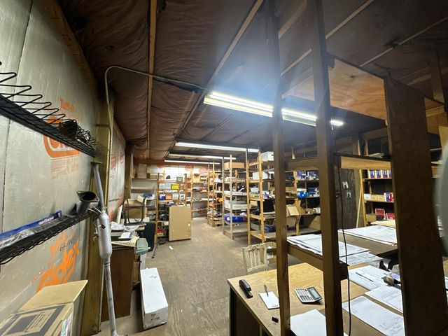 28 CHESTNUT Street, Girard, PA 16417