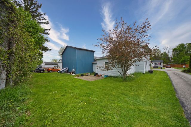 28 CHESTNUT Street, Girard, PA 16417
