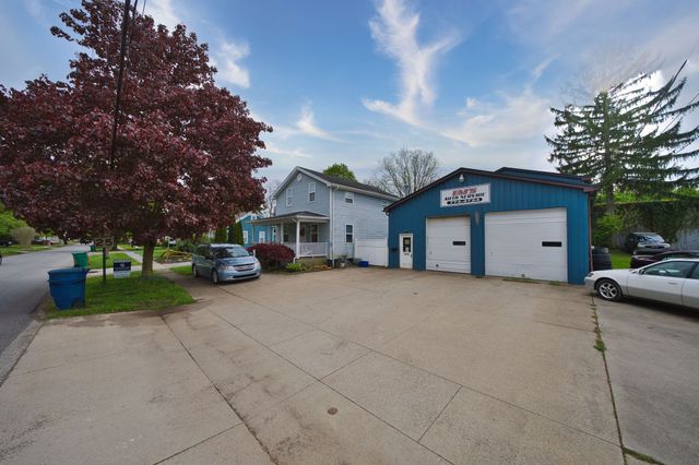 28 CHESTNUT Street, Girard, PA 16417