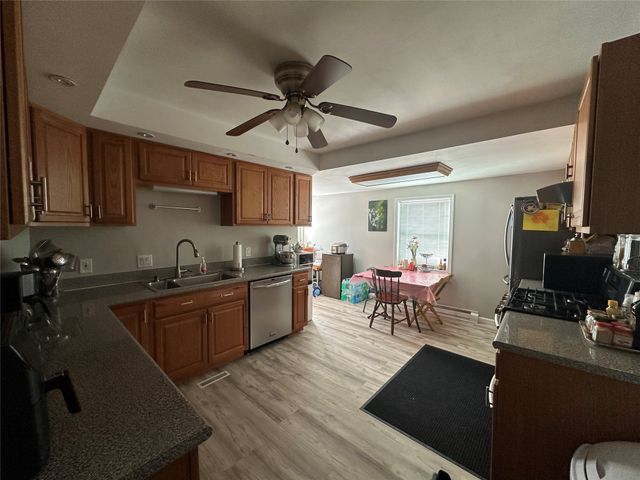 28 CHESTNUT Street, Girard, PA 16417