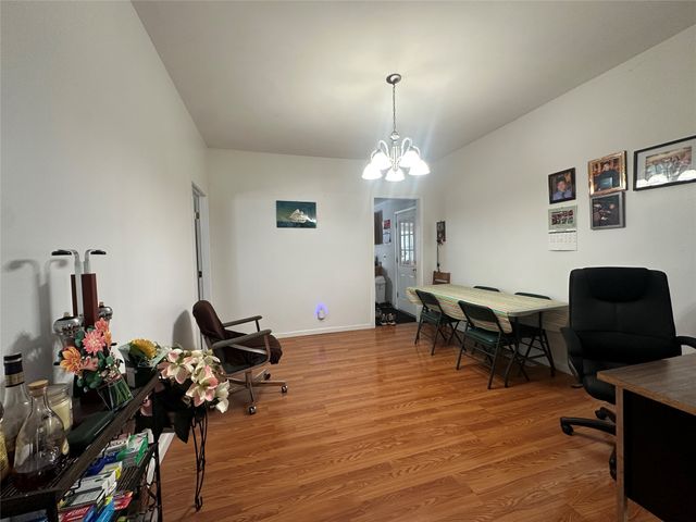 28 CHESTNUT Street, Girard, PA 16417