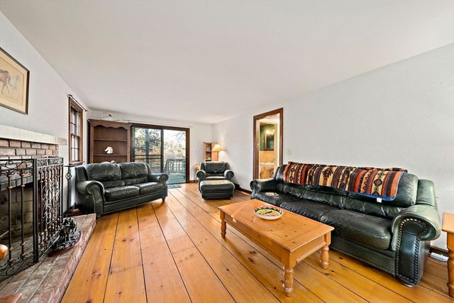 15 Forest St, Plympton, MA 02367