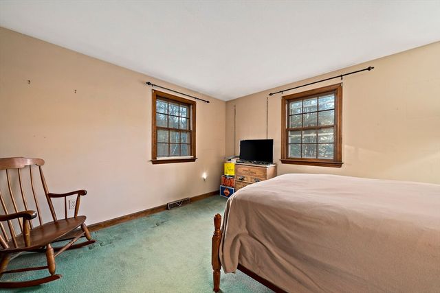 15 Forest St, Plympton, MA 02367