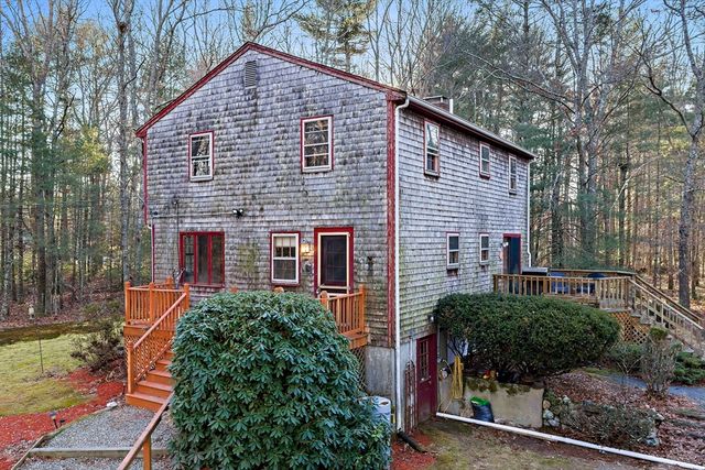 15 Forest St, Plympton, MA 02367