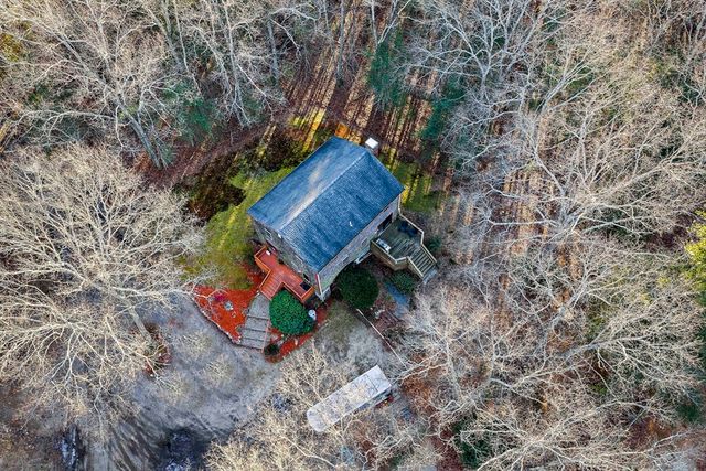 15 Forest St, Plympton, MA 02367