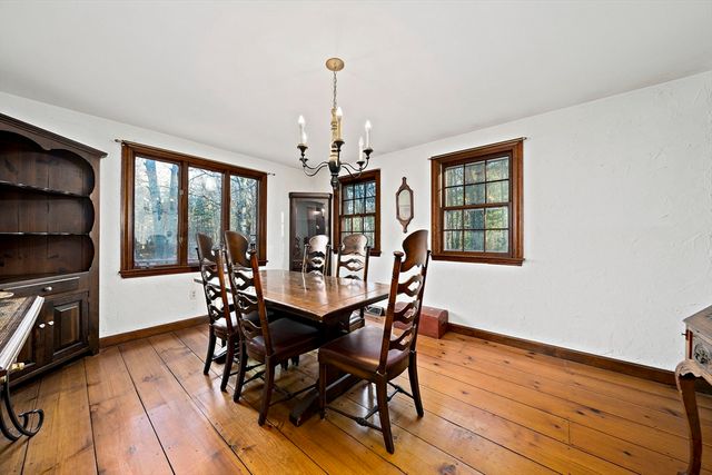 15 Forest St, Plympton, MA 02367