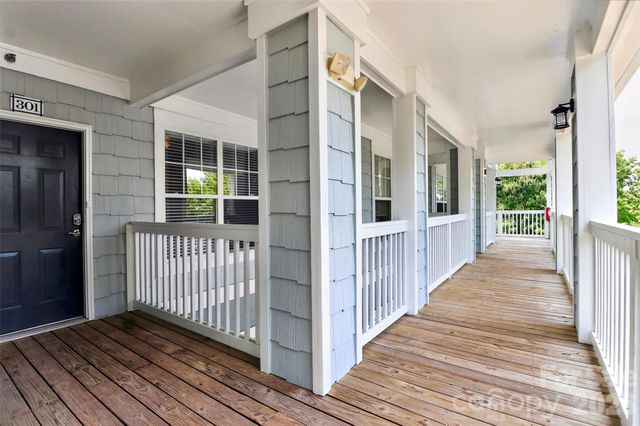 18736 Nautical Drive 301, Cornelius, NC 28031
