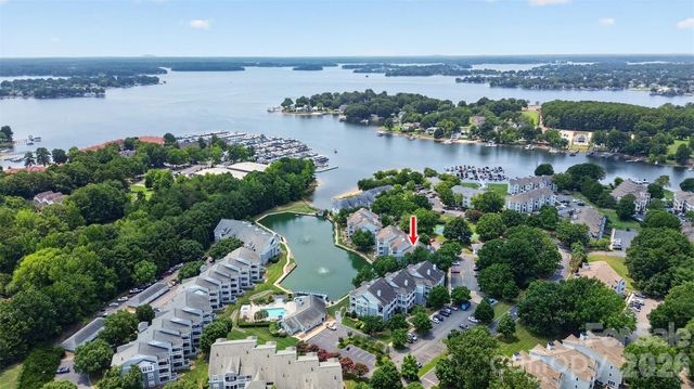 18736 Nautical Drive 301, Cornelius, NC 28031