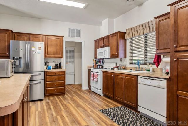 525 W El Norte Parkway 75, Escondido, CA 92026