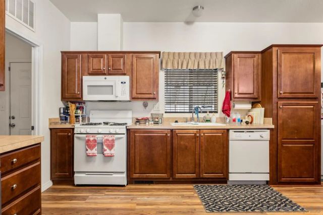 525 W El Norte Parkway 75, Escondido, CA 92026