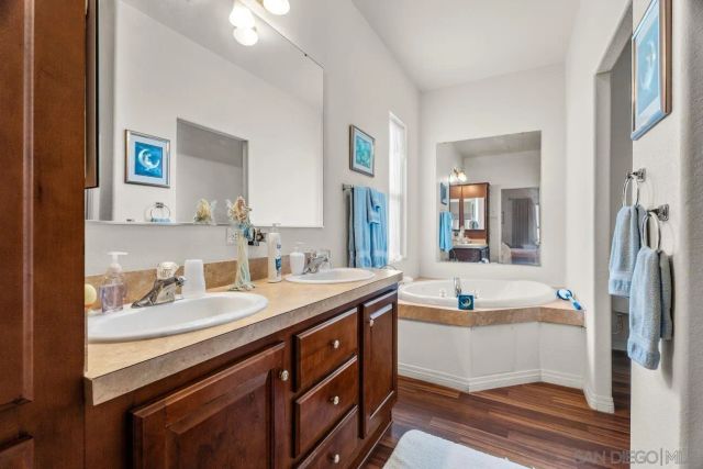 525 W El Norte Parkway 75, Escondido, CA 92026