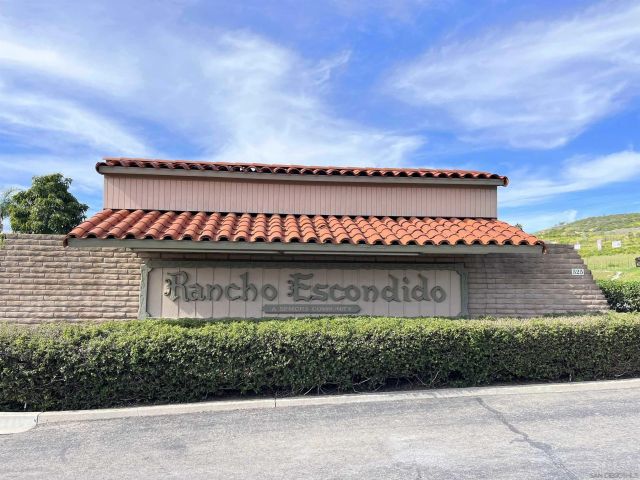 525 W El Norte Parkway 75, Escondido, CA 92026
