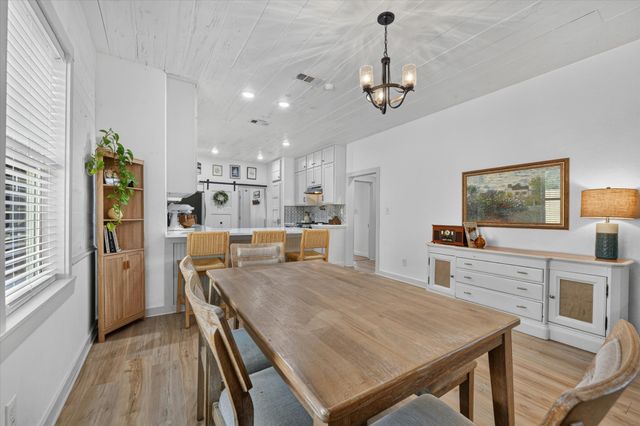 904 W Spring Street, Weatherford, TX 76086