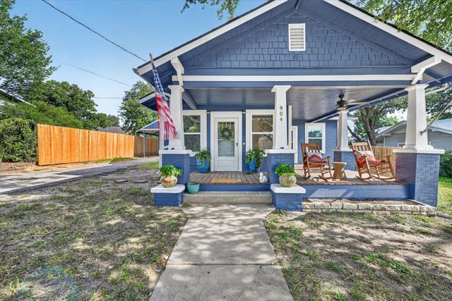 904 W Spring Street, Weatherford, TX 76086