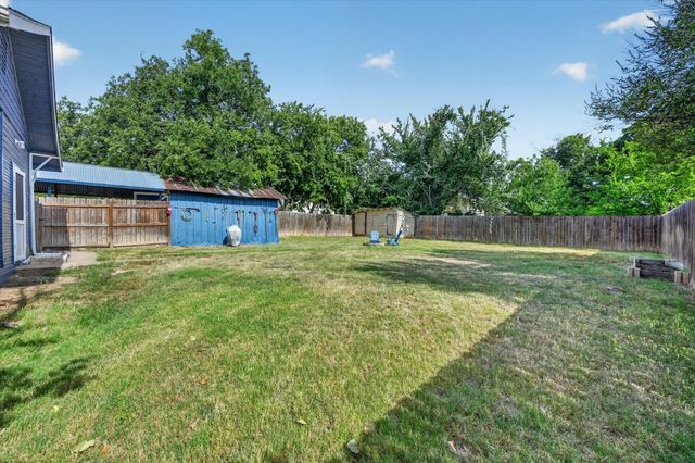 904 W Spring Street, Weatherford, TX 76086